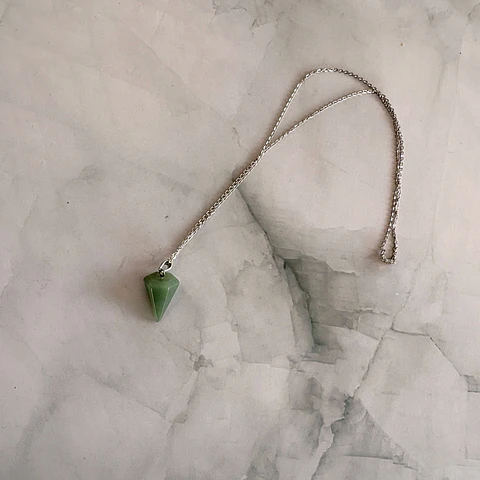 Péndulo de jade pirámide