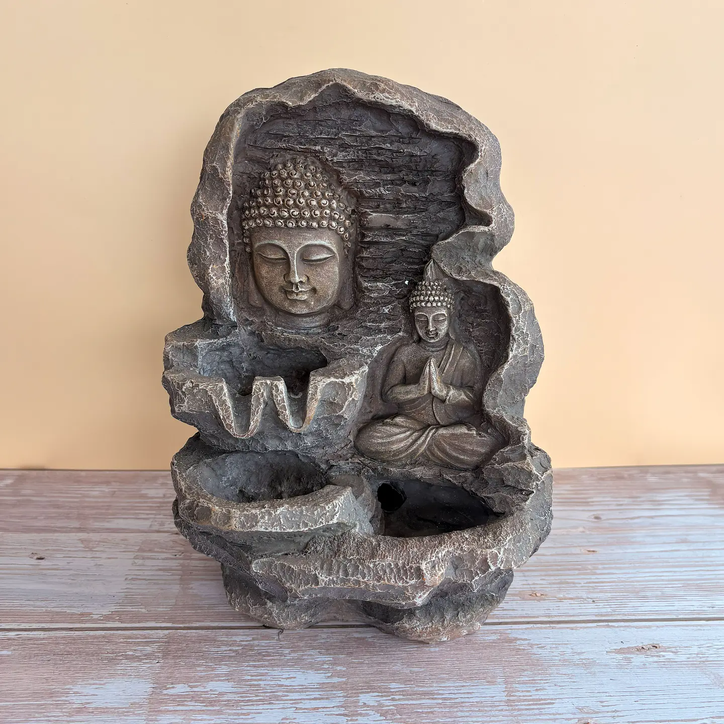 Fuente de agua con cabeza y Siddhartha  1
