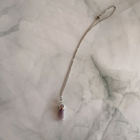 Péndulo con metal de amatista