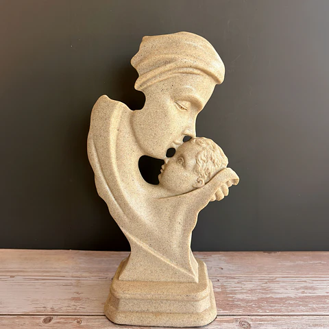 Figura de madre e hijo