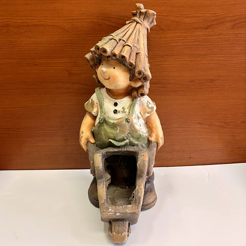 Niño con carretilla