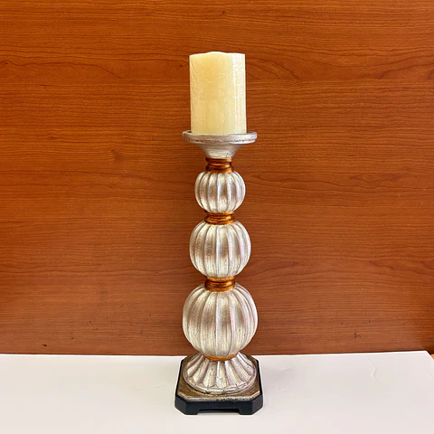Candelabro plateado