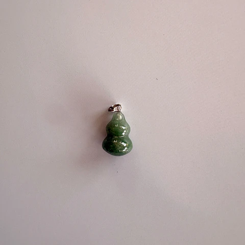 Wu lou jade