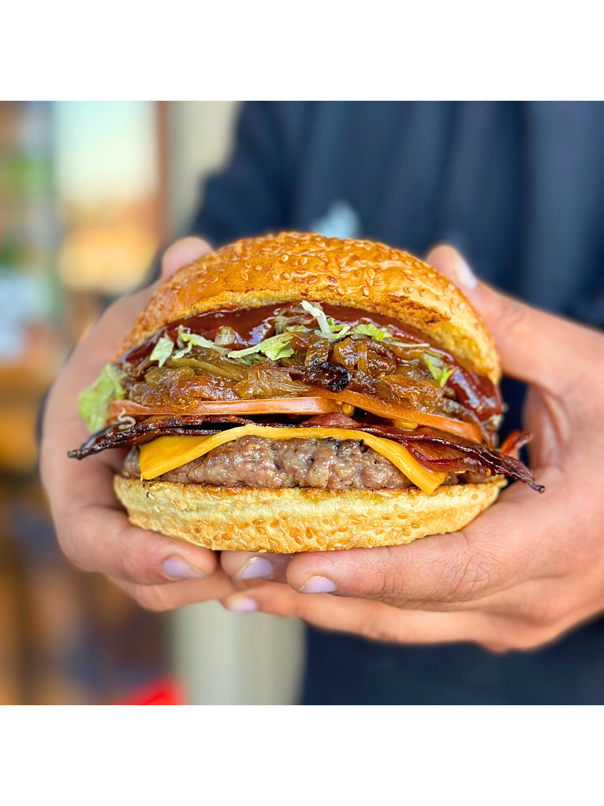 Burger 02 + Papas fritas + Bebida gratis 5