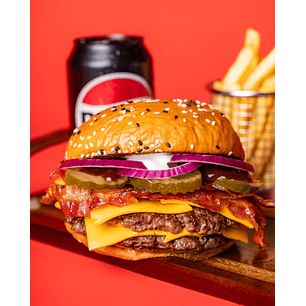 Burger 06 + Papas fritas + Bebida gratis