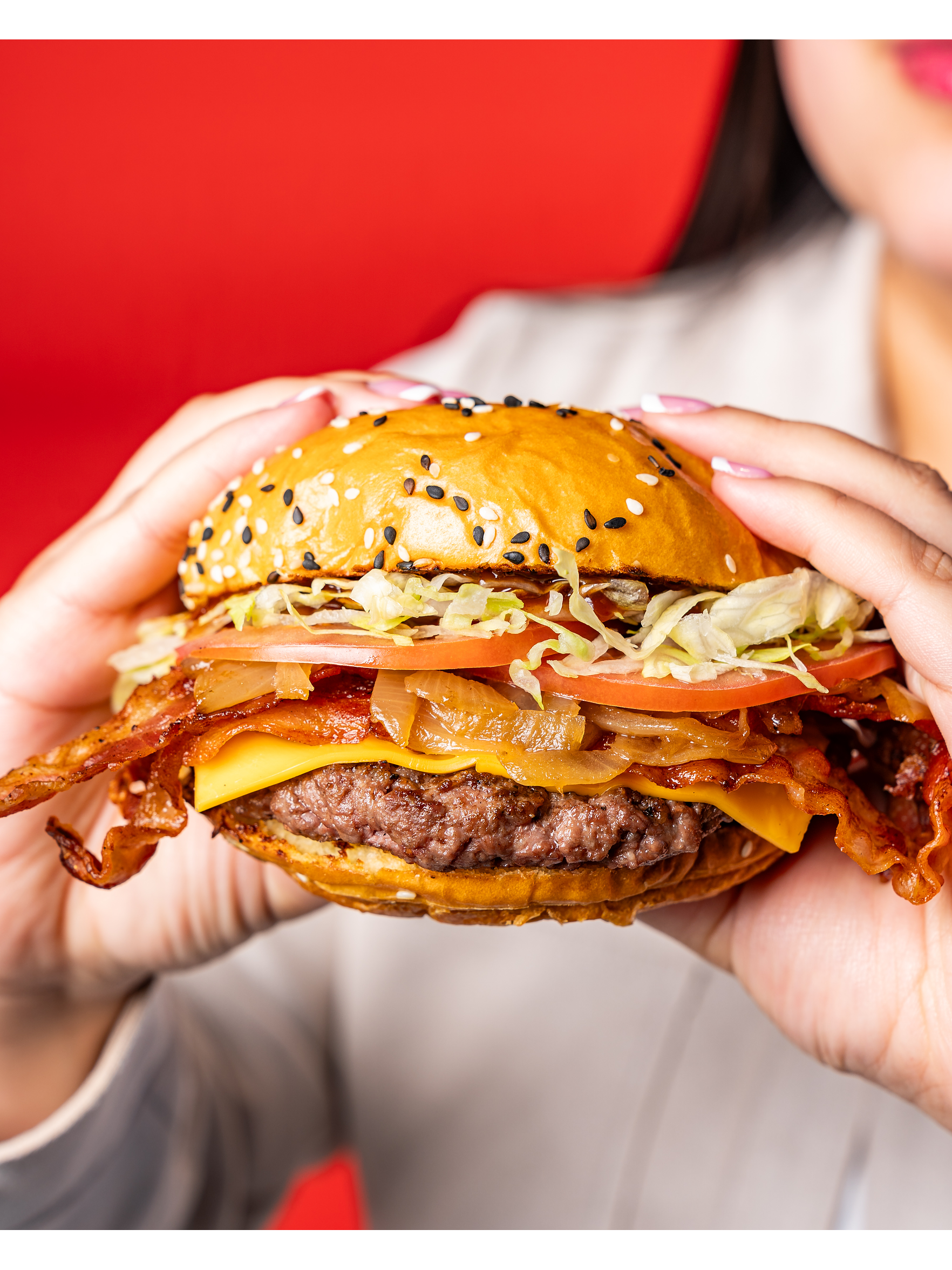 Burger 02 + Papas fritas + Bebida gratis 2