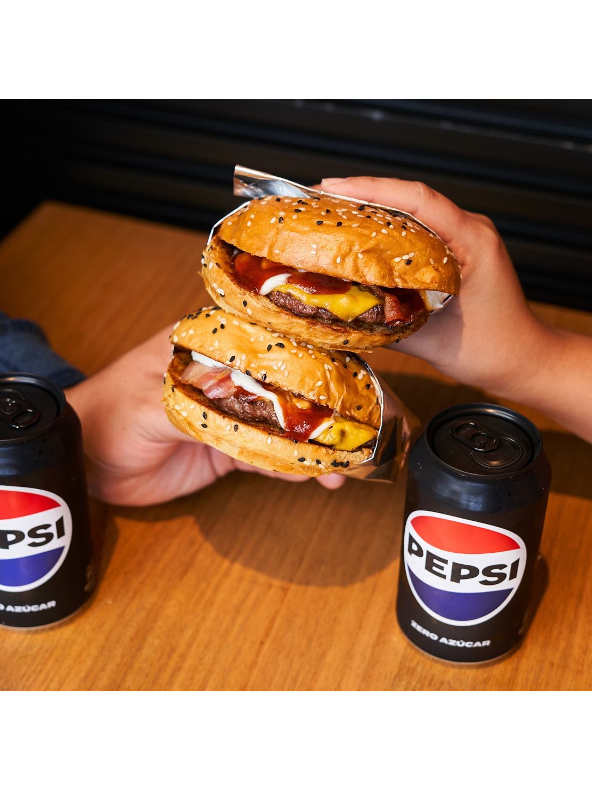 Combo Dúo Cheese Bacon + 2 bebidas gratis 2