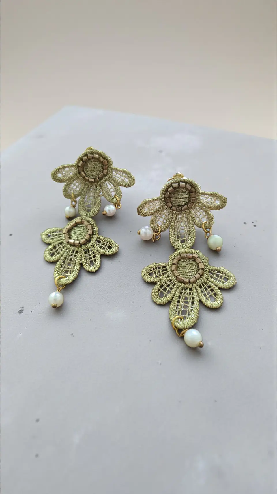 Elena broche de clip 1