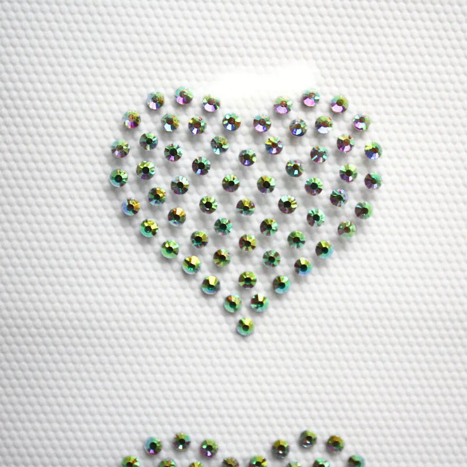 Lámina de Strass Hotfix Corazones 8 un. ss10 2