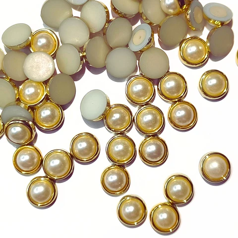 Medias Perlas con base 10 mm. Incluyen Remaches (50 un.)