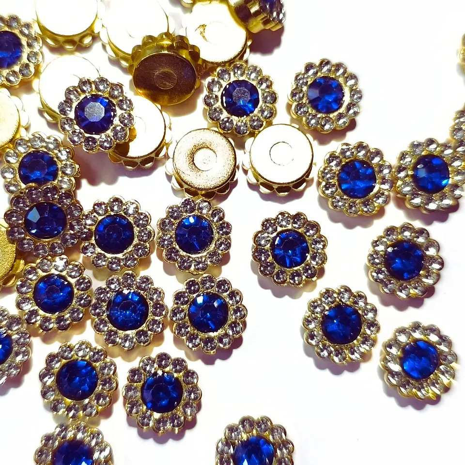 Flores 11 mm. Incluyen remaches (50 un.) 2