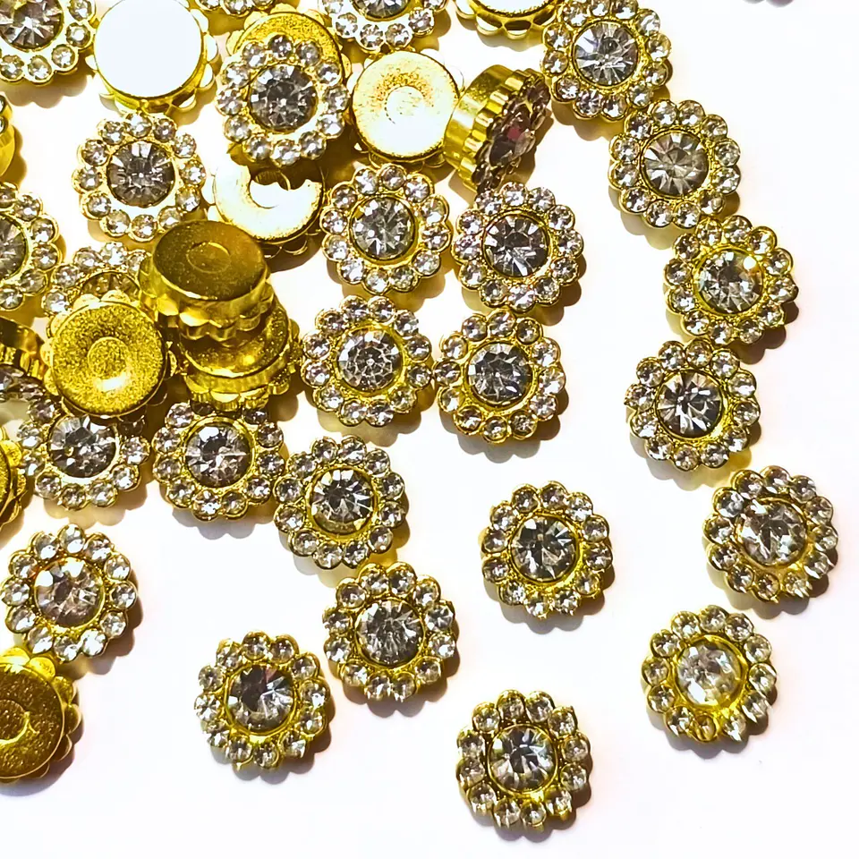 Flores 11 mm. Incluyen remaches (50 un.) 1