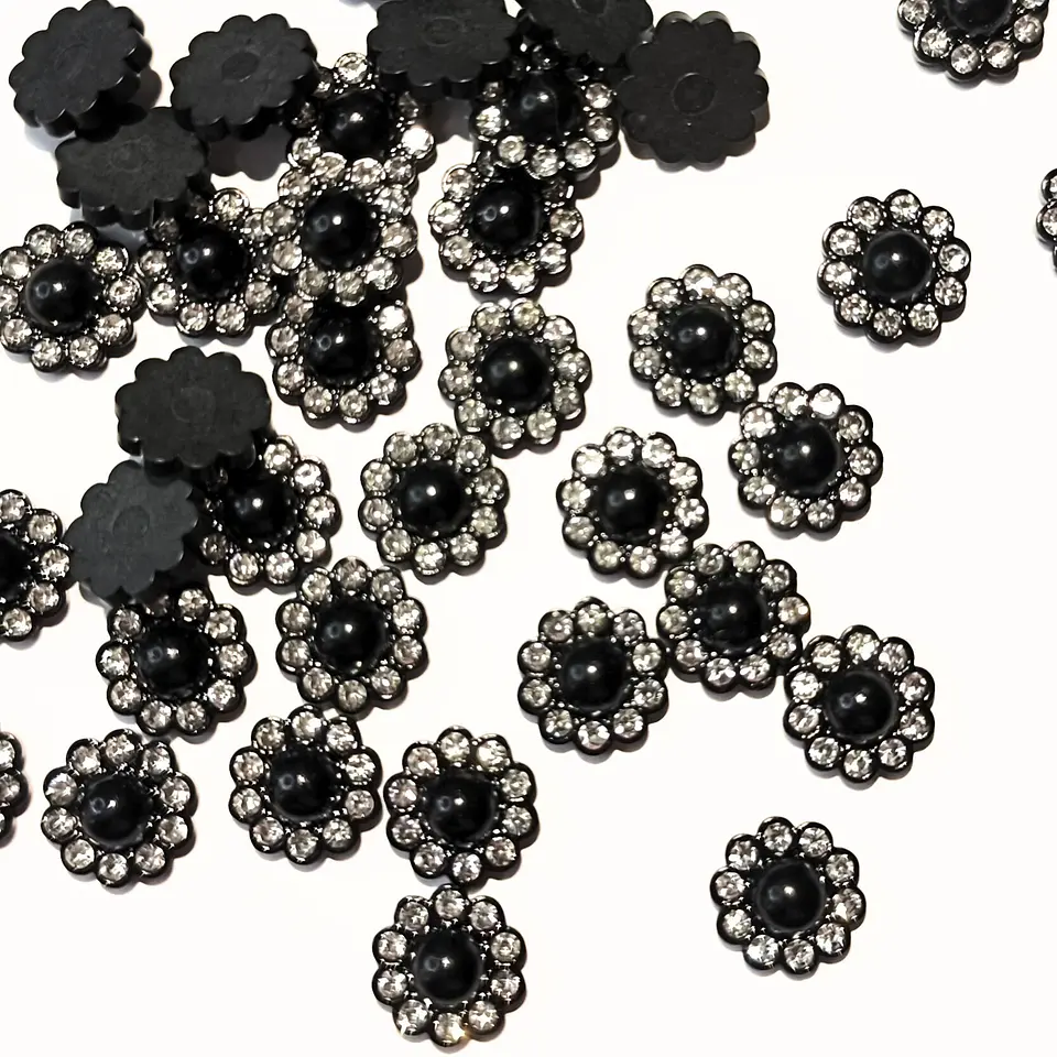 Flores 12 mm. Incluyen remaches. (50 un.) 3