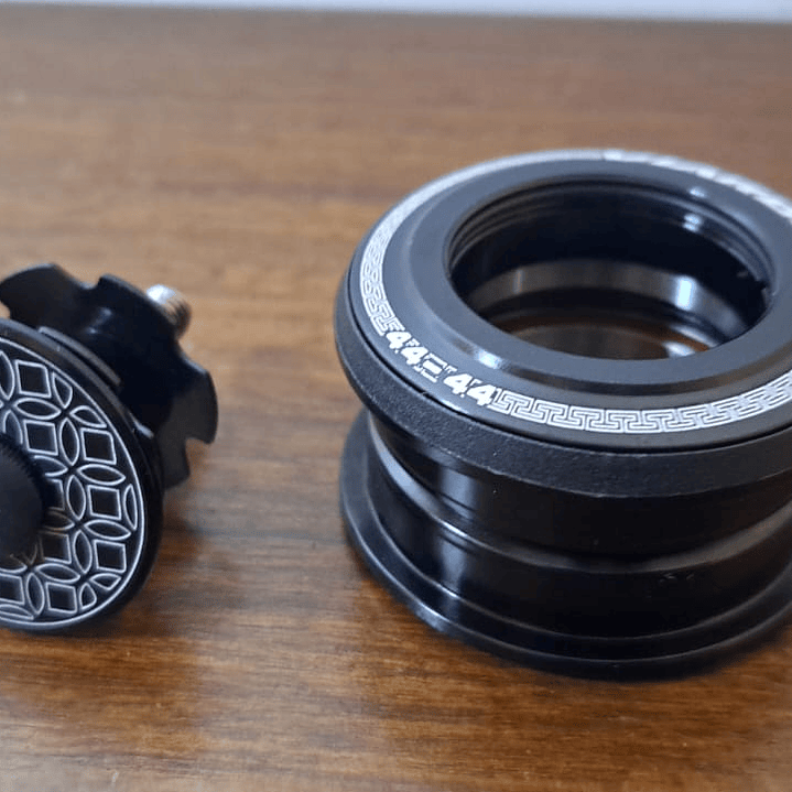 Dirección Sellada Semi integrada 1-1/8 o 28.6mm Viaron 1