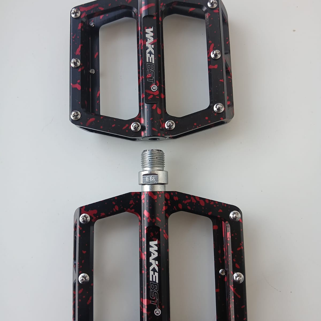 Pedal WAKE de Aluminio, Sellados, Eje de cromo, pines de acero intercambiables 8