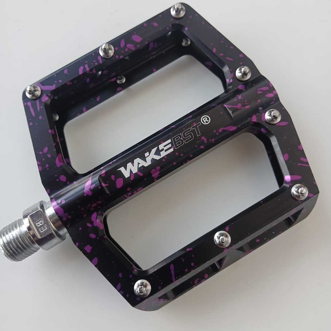Pedal WAKE de Aluminio, Sellados, Eje de cromo, pines de acero intercambiables 10