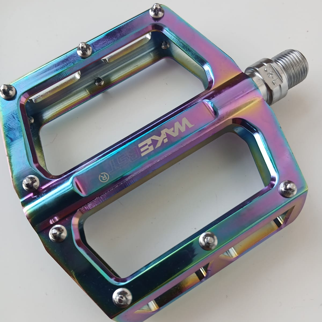 Pedal WAKE de Aluminio, Sellados, Eje de cromo, pines de acero intercambiables 12