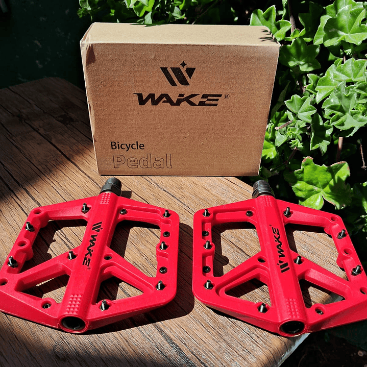 Pedal WAKE Nylon, Sellados, Eje de cromo, pines de acero intercambiables 2