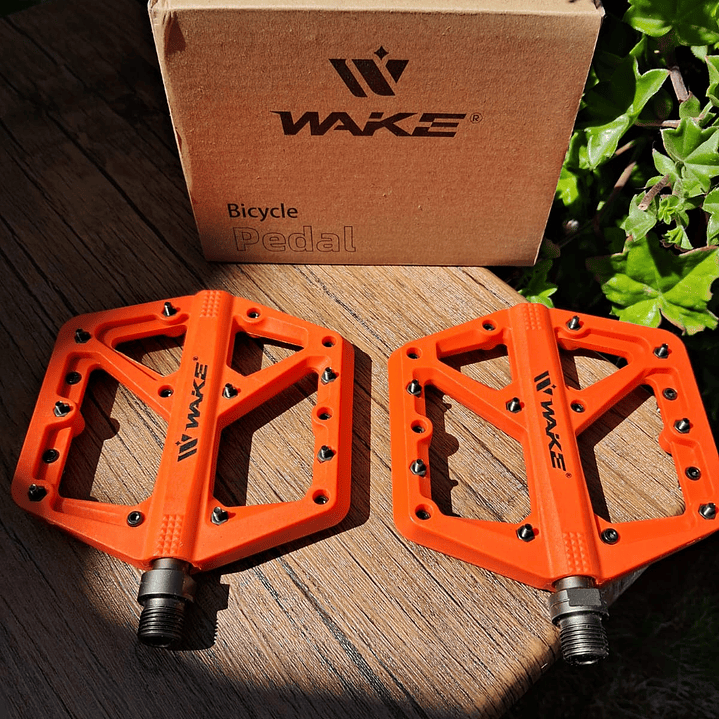 Pedal WAKE Nylon, Sellados, Eje de cromo, pines de acero intercambiables 4