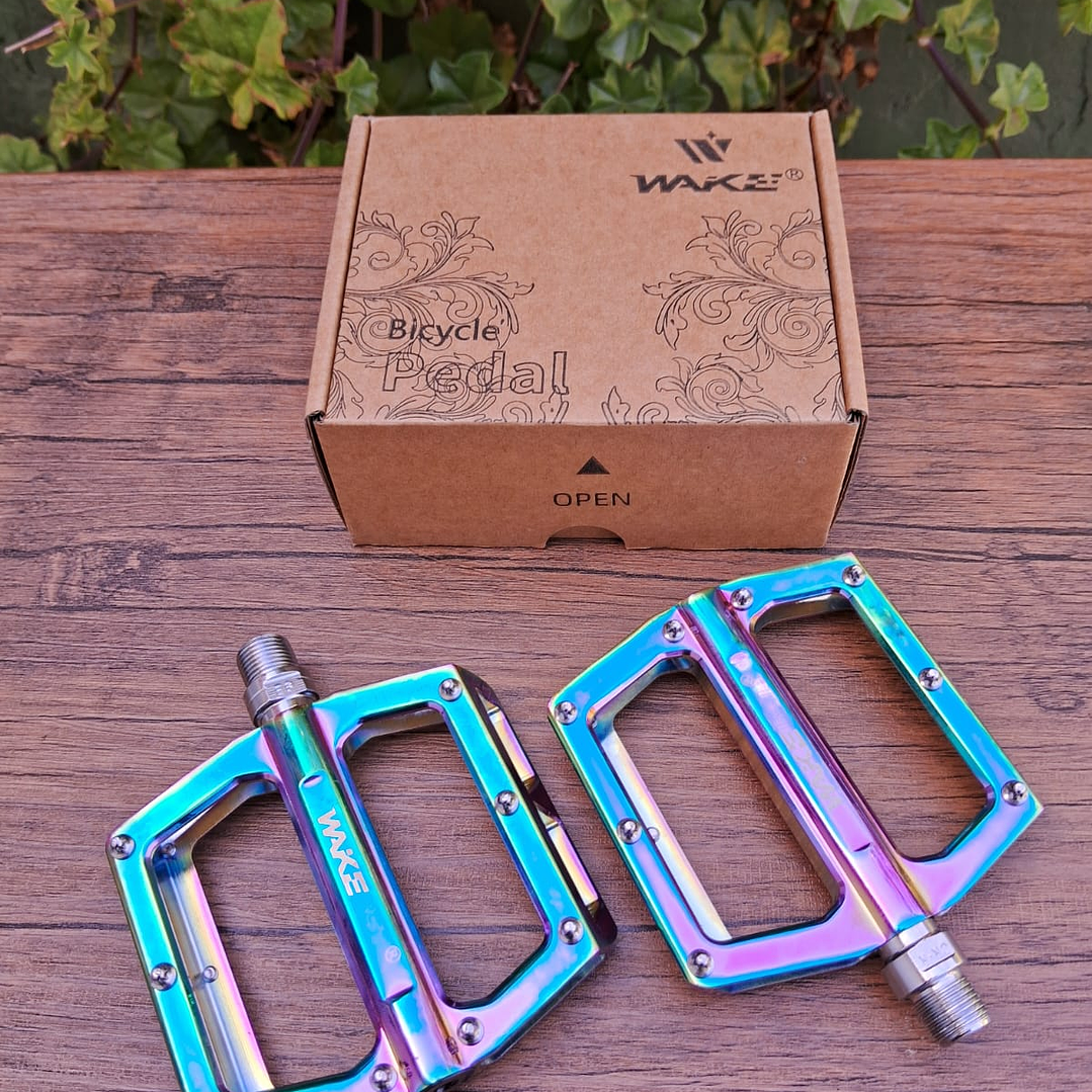 Pedal WAKE de Aluminio, Sellados, Eje de cromo, pines de acero intercambiables 1