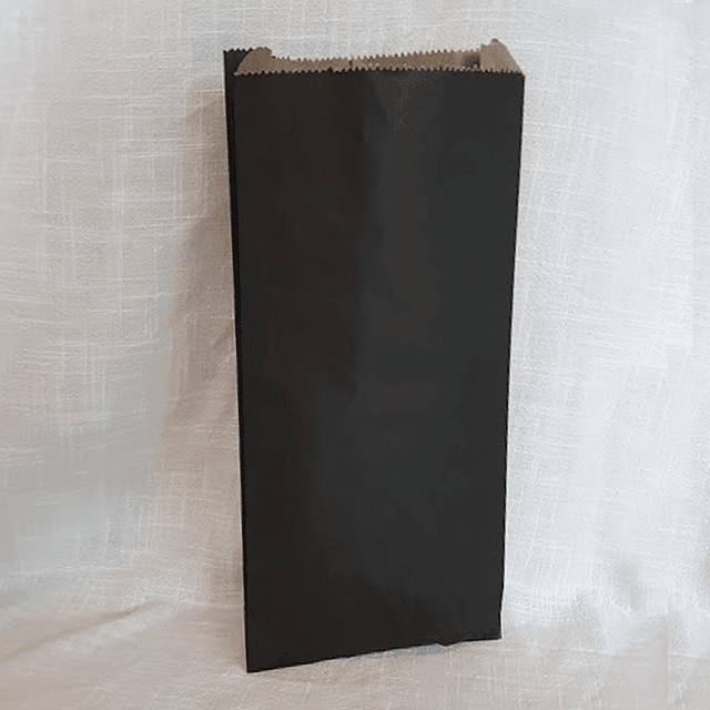 Sacos de Papel Color Negro C-0400 19 x 37 cms. 100 unidades