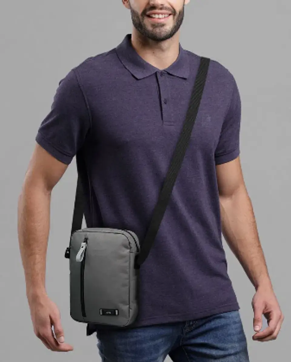 Bolso Para Hombre Con Porta Tablet Tobito  13