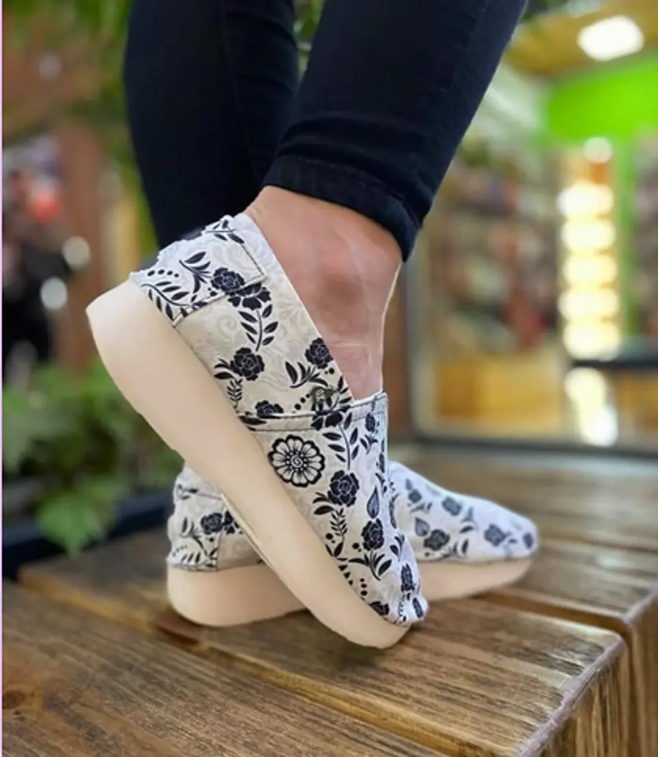 Zapato Pera D.K Plataforma Beige Flores 1