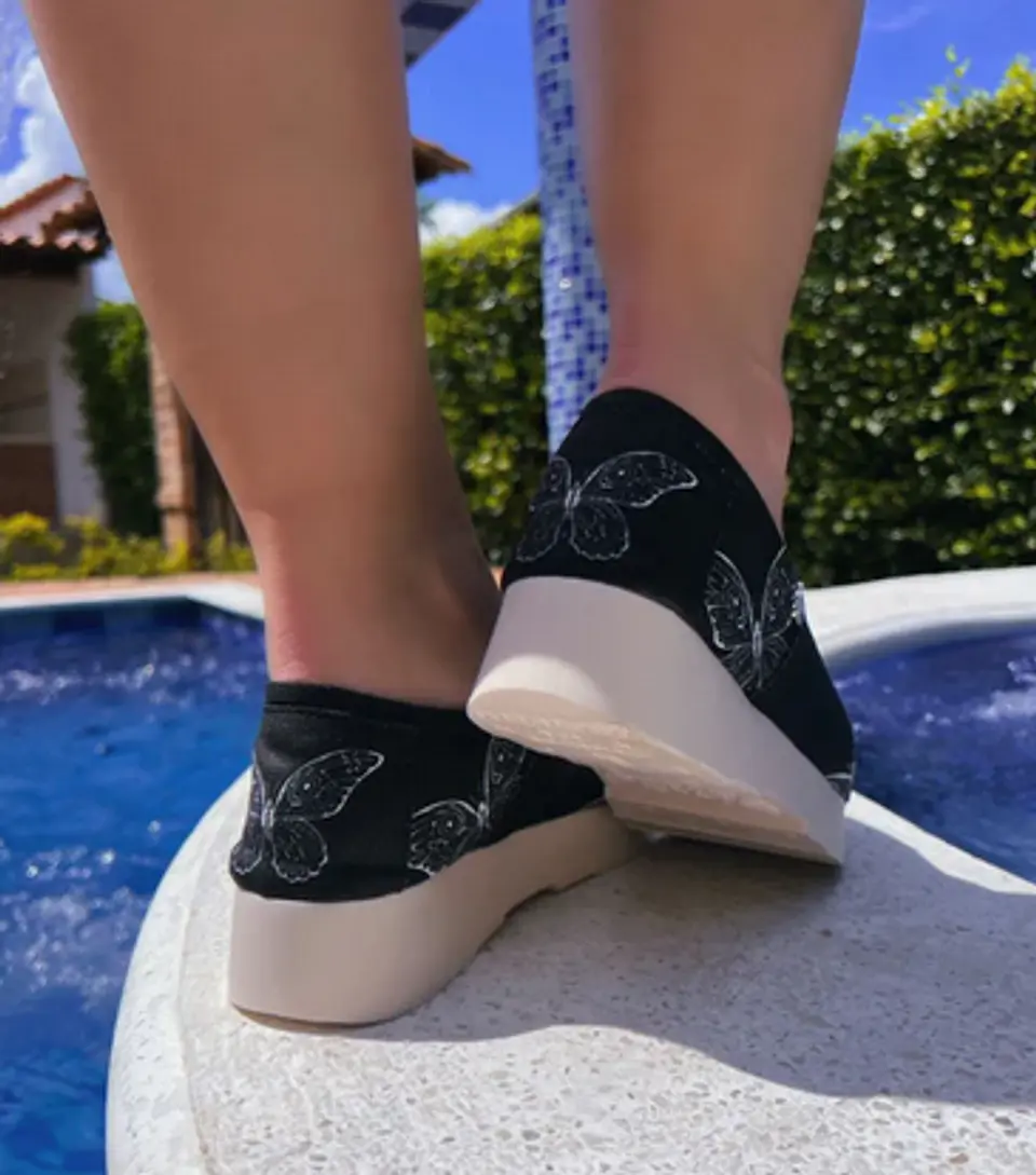 Zapato Pera D.K Plataforma Negro Mariposas 1