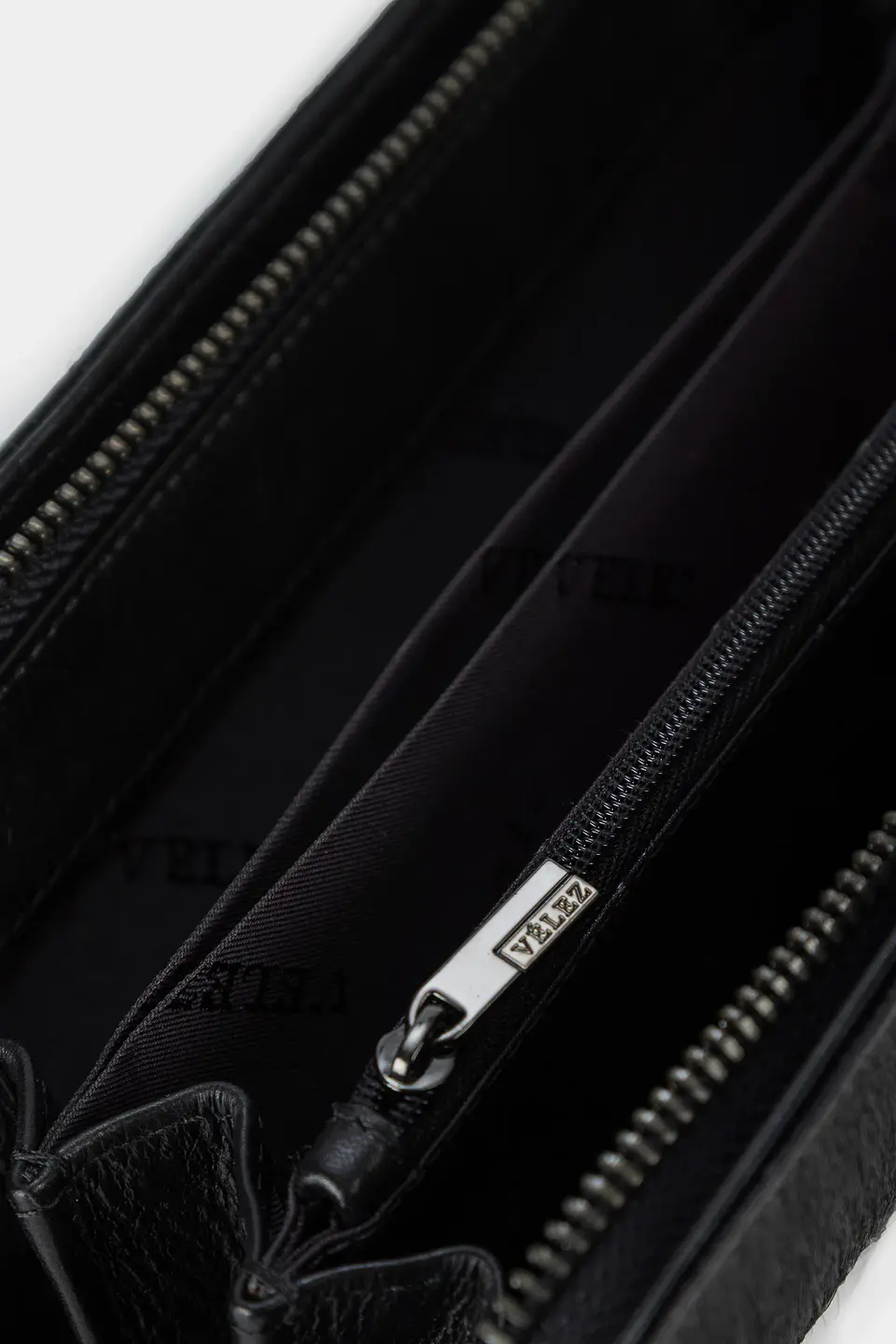 Portachequera Angola Alma 6