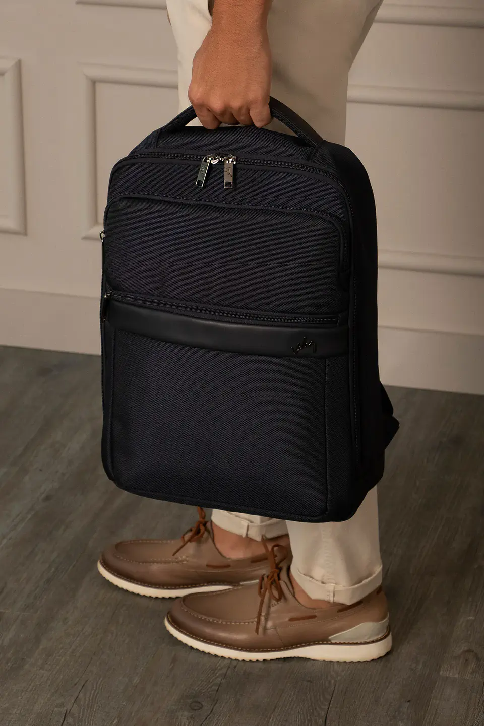 Tula Morral  Velez Bolt 2