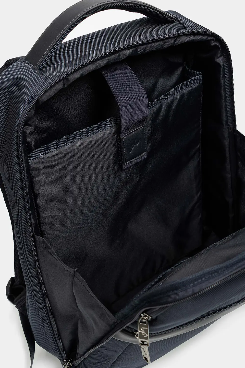 Tula Morral  Velez Bolt 4
