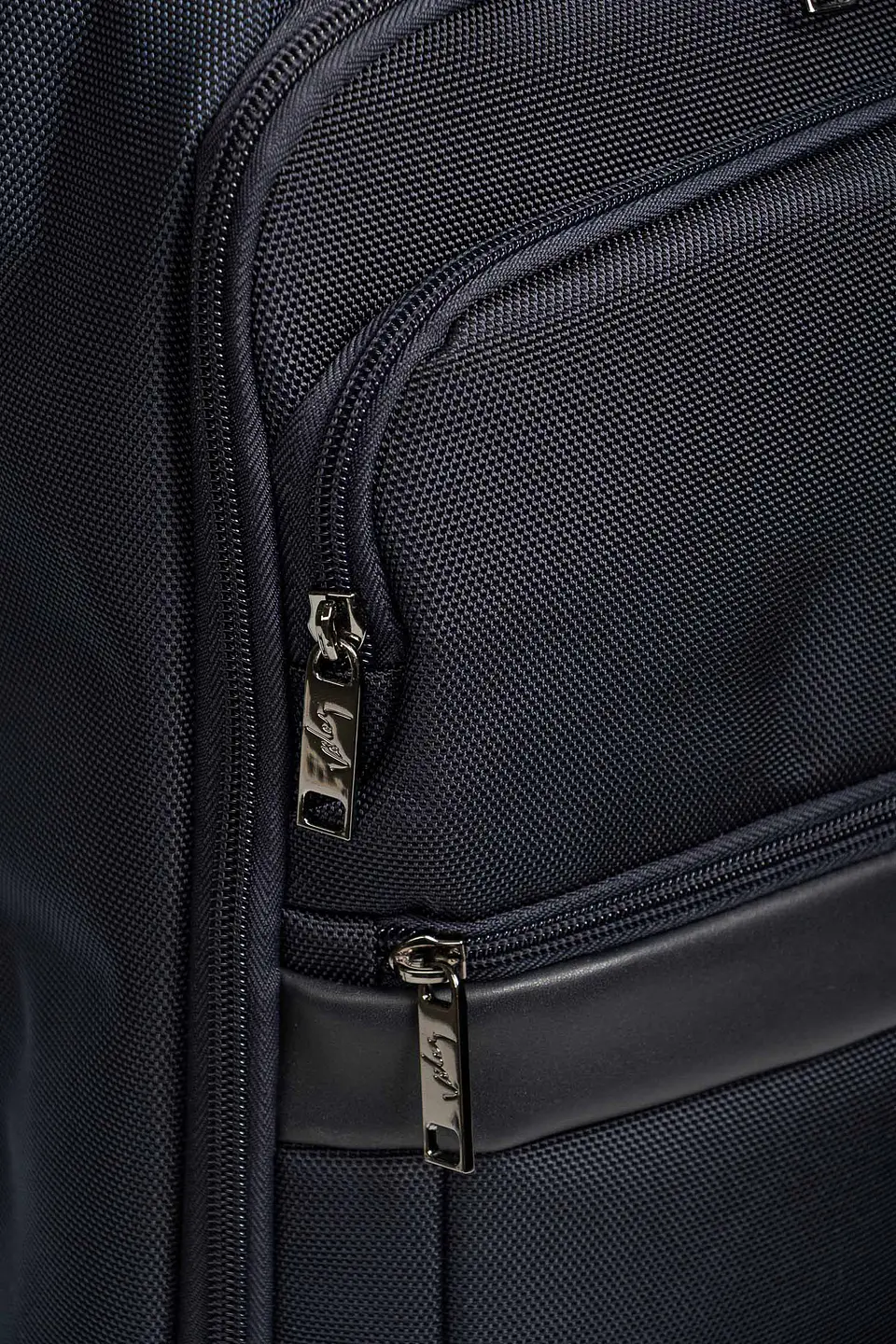 Tula Morral  Velez Bolt 5
