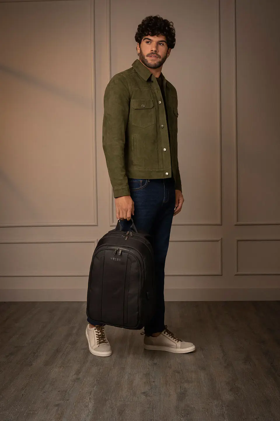 Morral Velez Oviedo monocromático 2