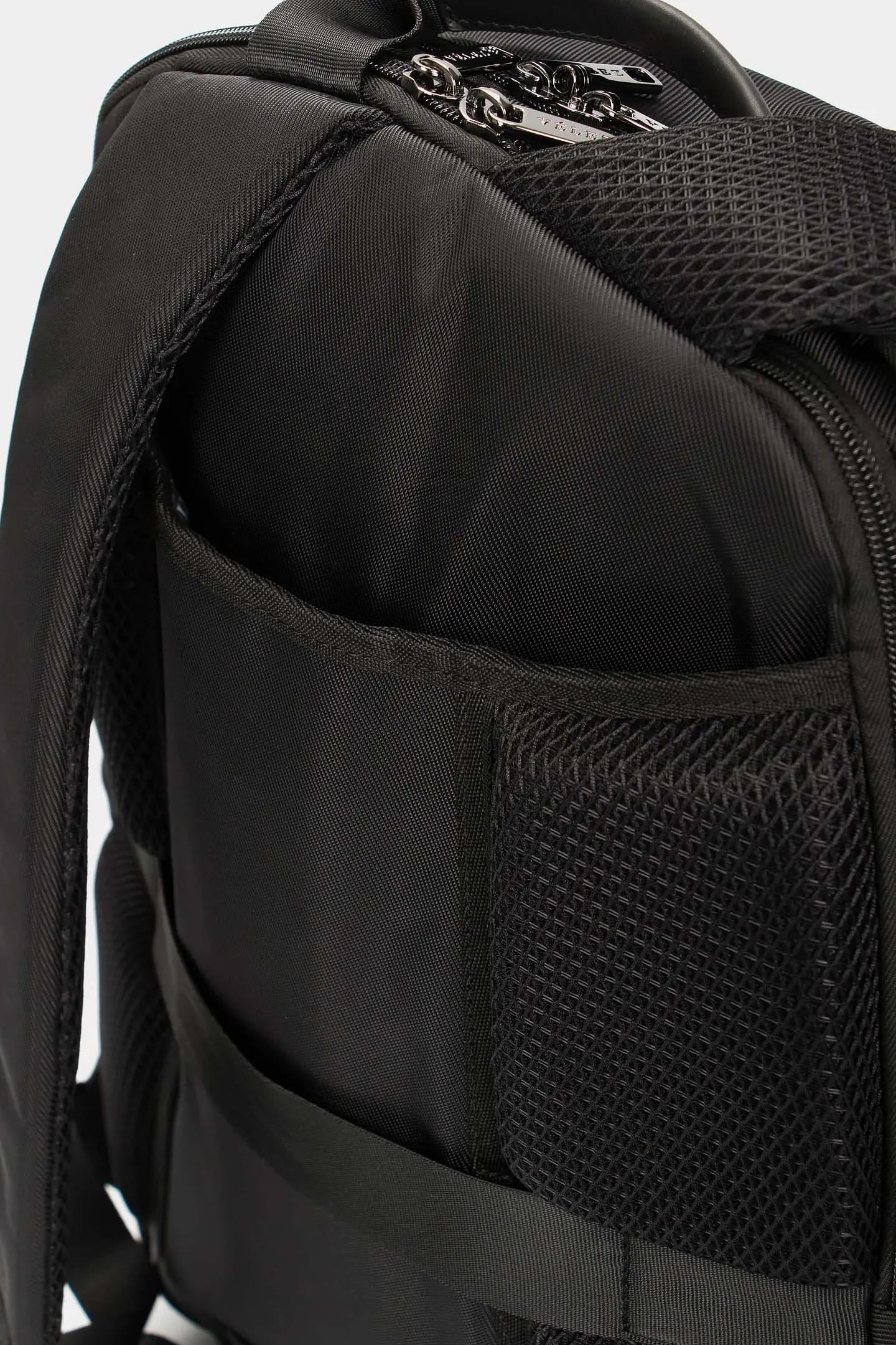 Morral Velez Oviedo monocromático 4