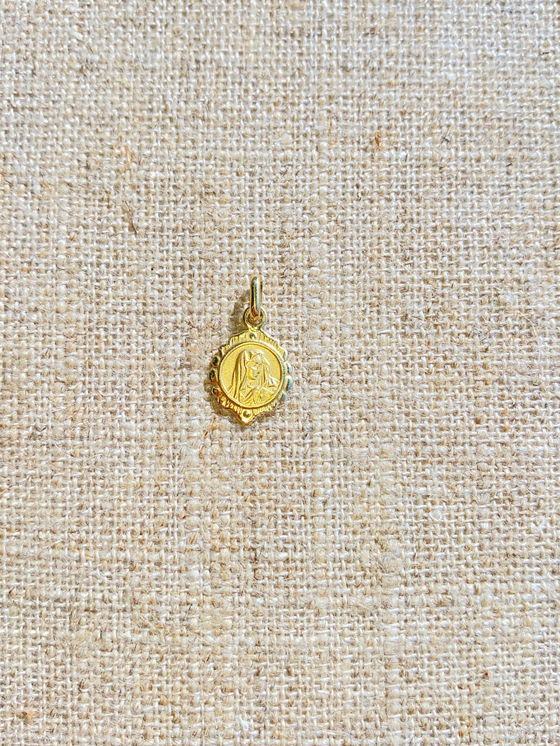 Medalla Santa Madonna Blonda 1