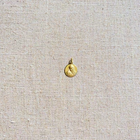 Medalla Virgen con Niño Jesús - Oro 18K — vista 2