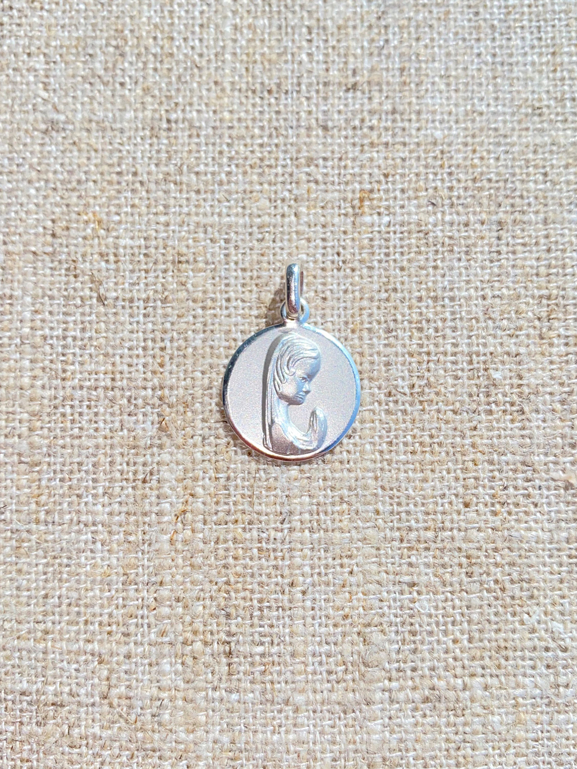 Medalla Virgen de Perfil 1