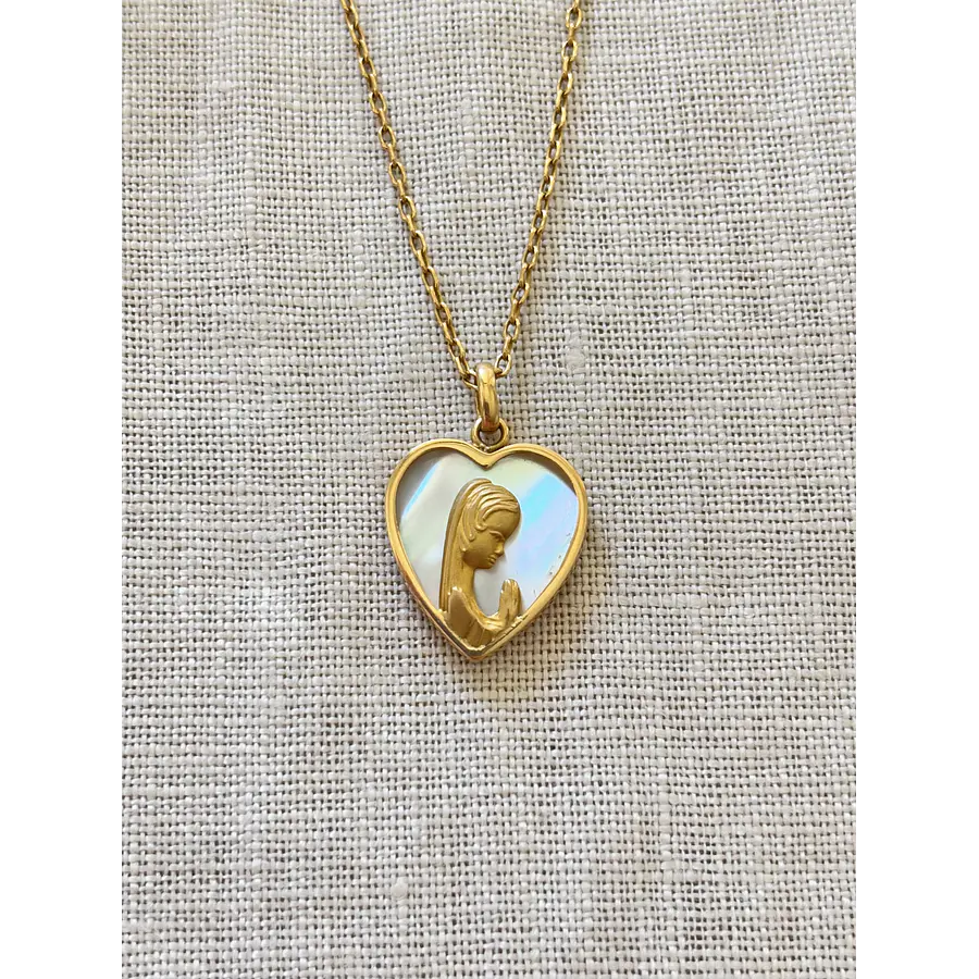 Medalla corazón virgen y nácar 