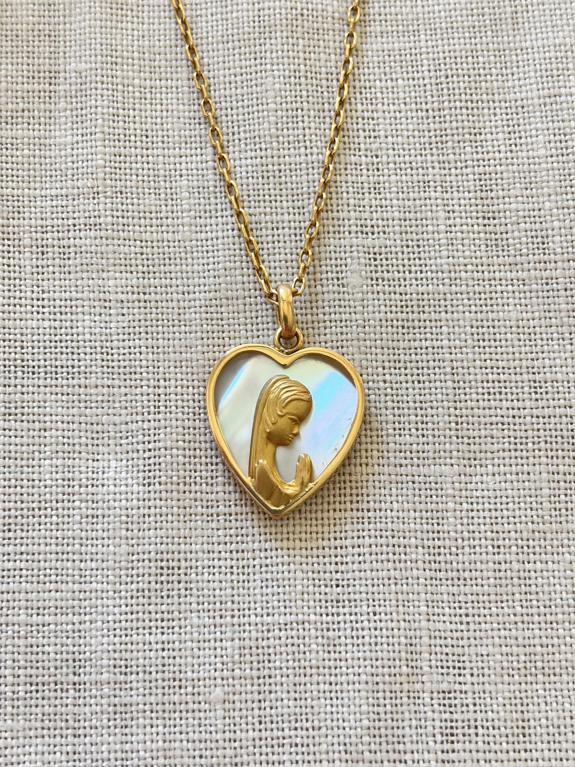 Medalla corazón virgen y nácar  1