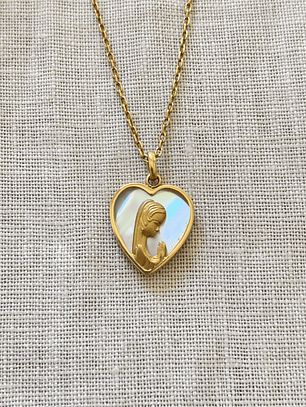 Medalla corazón virgen y nácar 