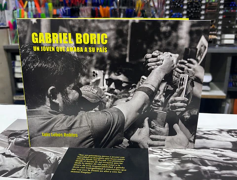 FOTOLIBRO “Gabriel Boric, un joven que amaba a su país”