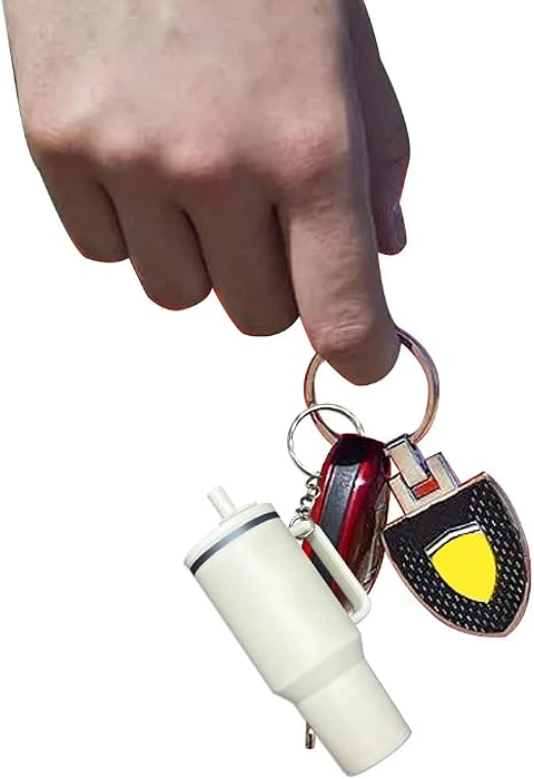Llavero Mini Vaso Estilo Stanley en 3D - Accesorio Tendencia para Mochila y Llaves