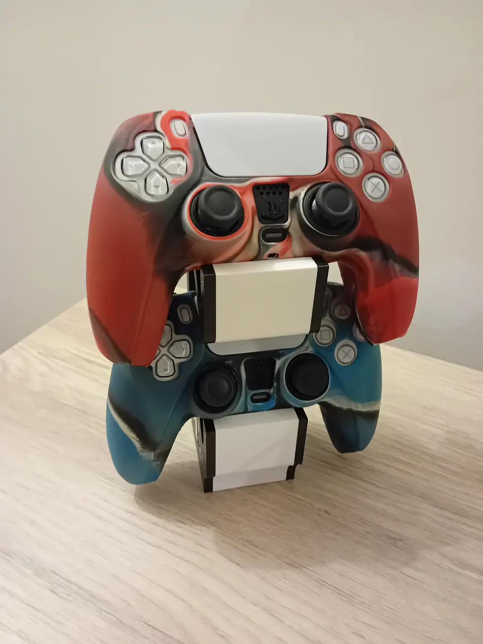Soporte Vertical Doble para Controles PS5 - Stand DualSense en 3D 8