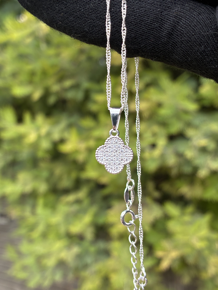 Collar tipo Van Cleef brillante  2