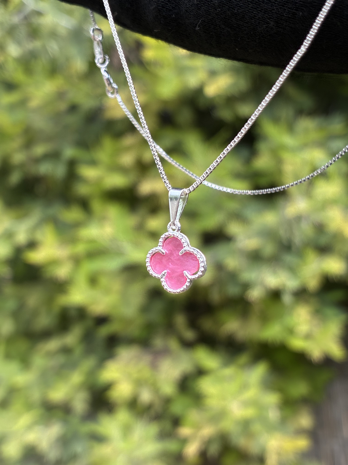 Collar tipo Van Cleef rosa  1