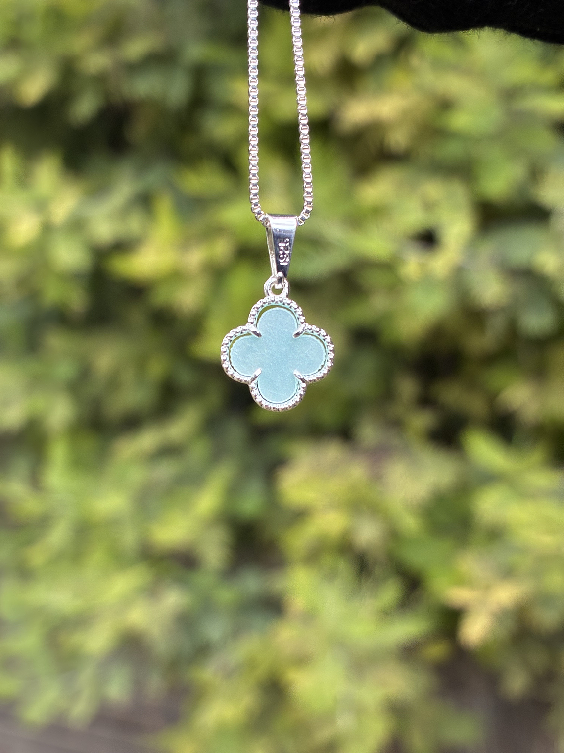 Collar tipo Van Cleef Celeste  2