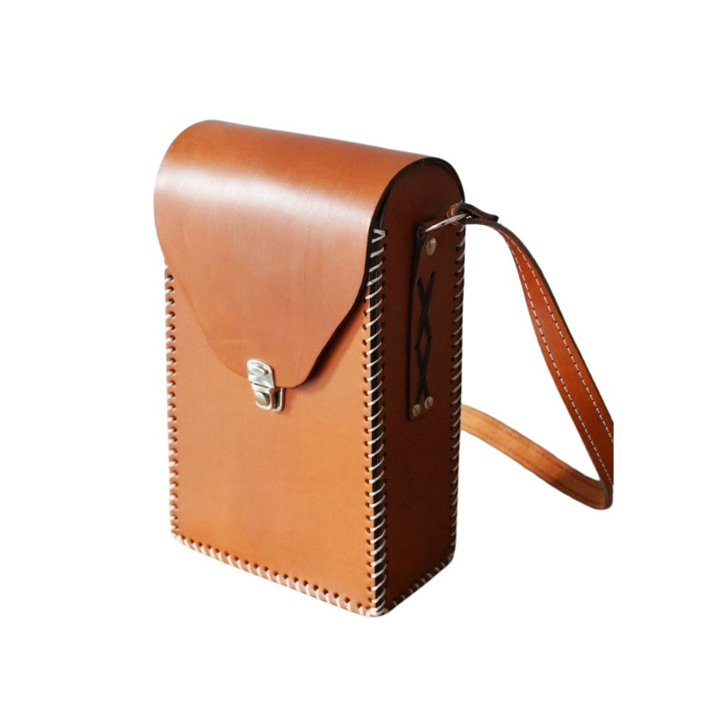 Matera maletín portafolio artesanal de cuero color suela 