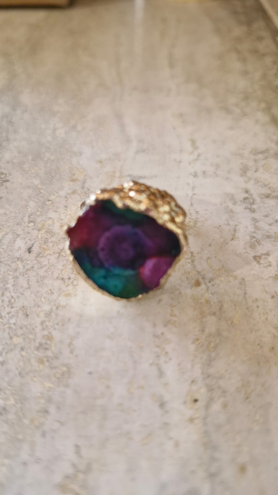 ANILLO DORADO MULTICOLOR