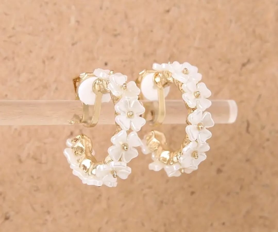ARGOLLAS FLORES BLANCAS