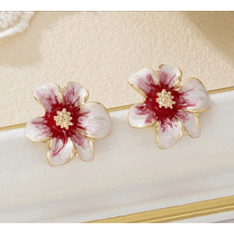 Aros flores del jardín con rojo